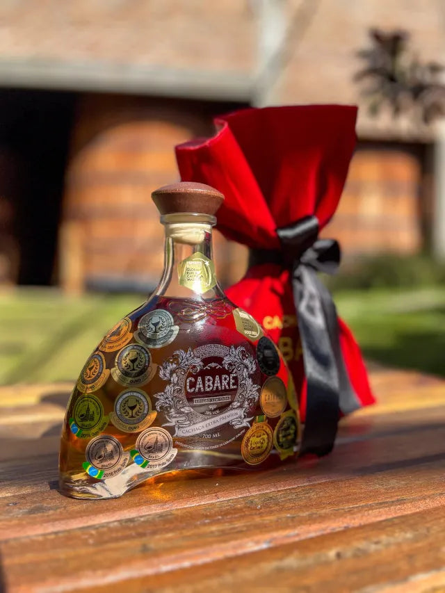 Cachaça Cabaré Extra Premium 15 Anos – 700ml (Cópia)