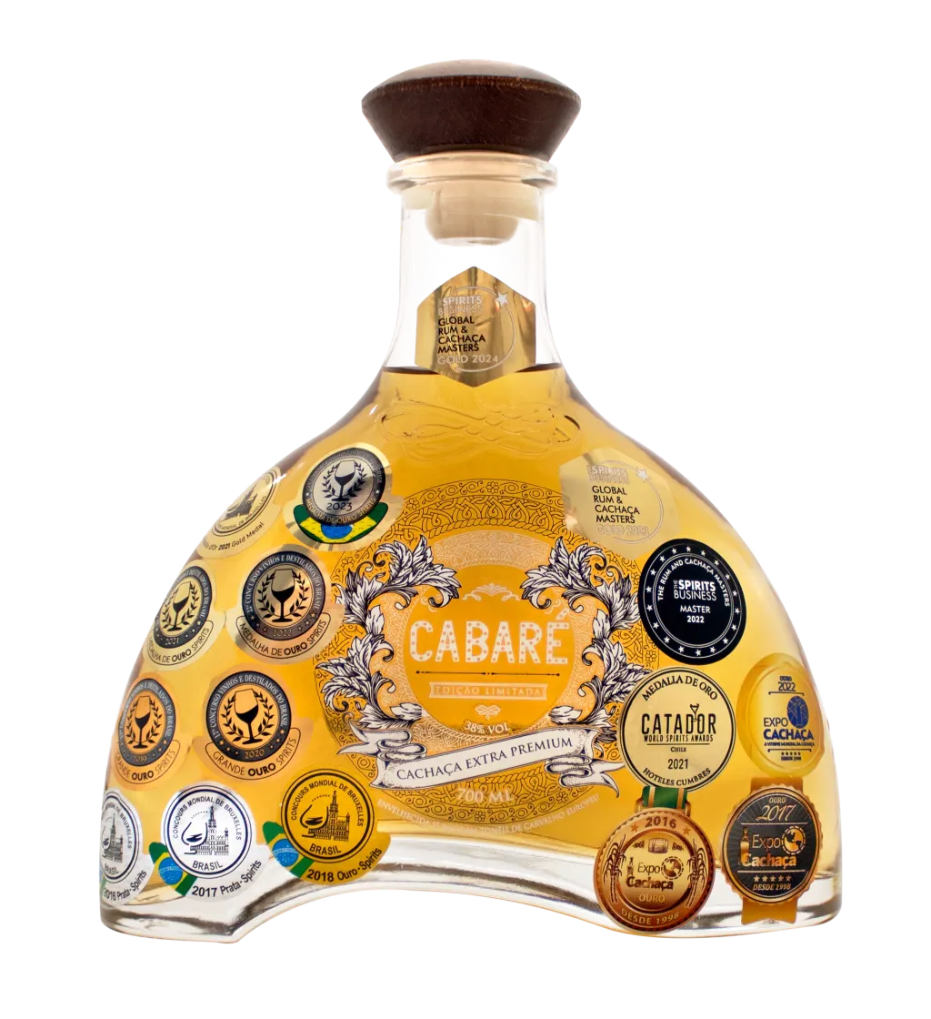 Kit Cachaça Cabaré Extra Premium 15 Anos (Cópia)